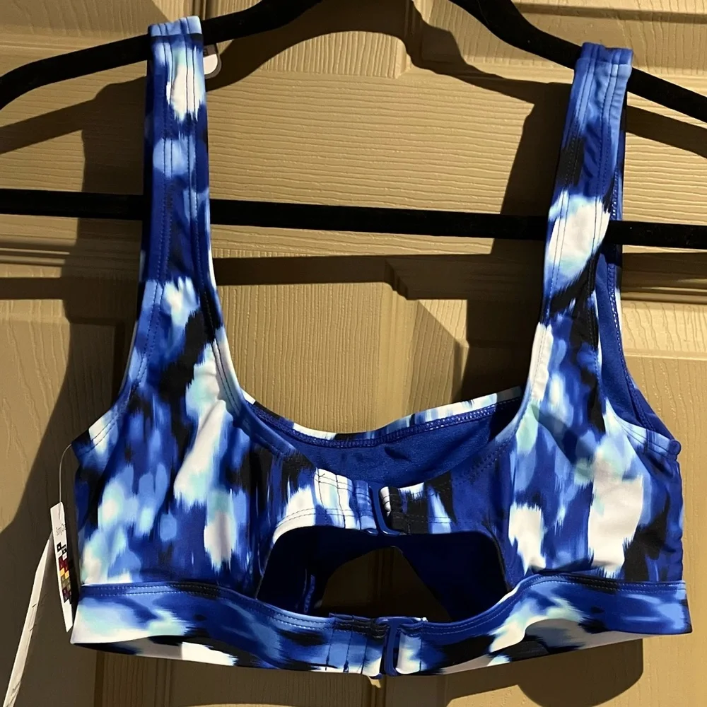 Swim Top Bikini- Women’s Small 4-6 - Picture 2 of 8